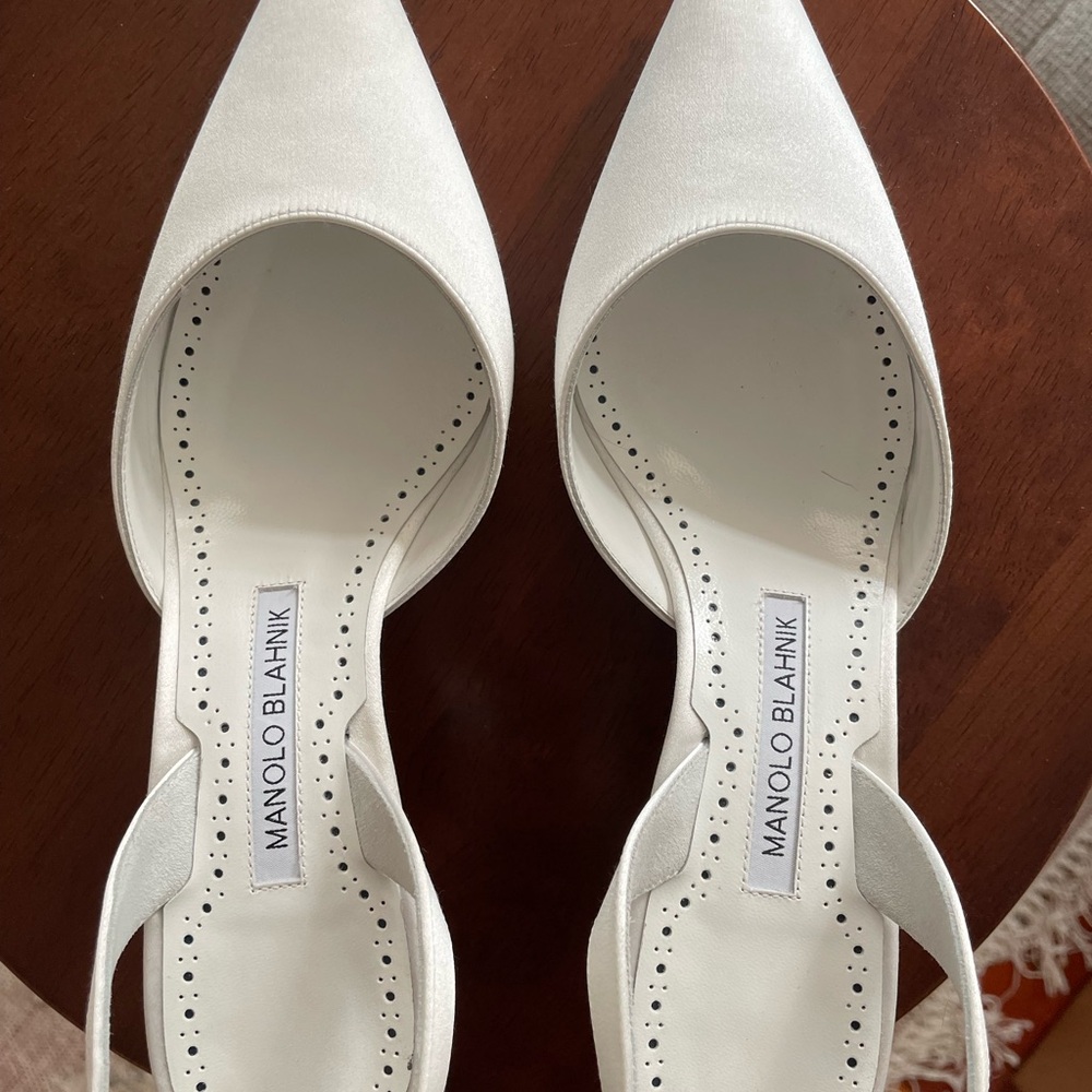 Manolo Blahnik White Heels 50mm Carolyne Pump